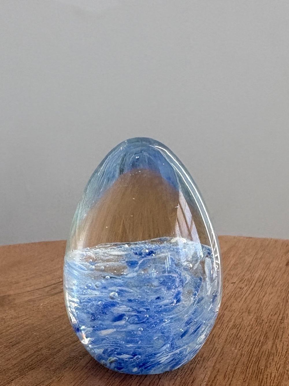 PAPERWEIGHT Blue Swirl Glass Art Egg